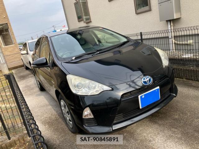 Toyota AQUA 2012-10 7499531-2