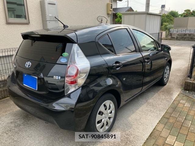 Toyota AQUA 2012-10 7499531-4