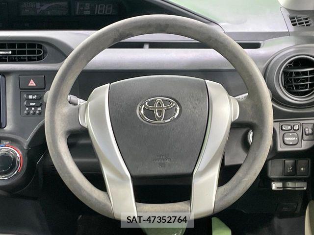 Toyota AQUA 2013-02 7499507-10