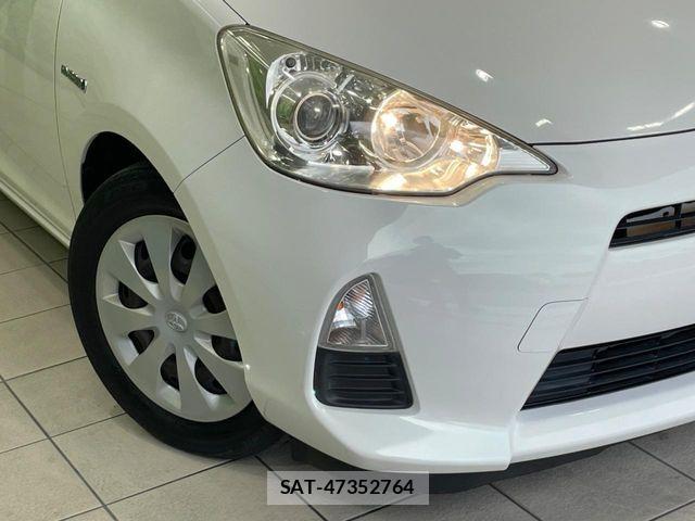 Toyota AQUA 2013-02 7499507-11