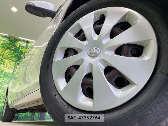 Toyota AQUA 2013-02 7499507-12