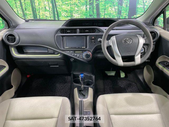 Toyota AQUA 2013-02 7499507-1