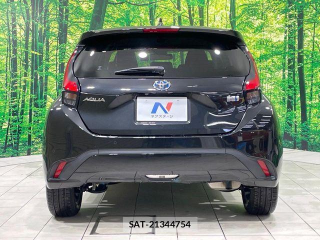Toyota AQUA 2021-10 7499479-14