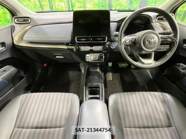 Toyota AQUA 2021-10 7499479-1