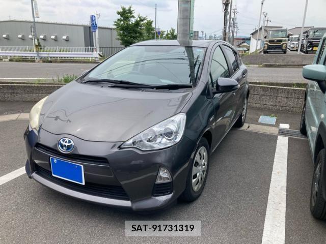 Toyota AQUA 2012-03 7508109-0