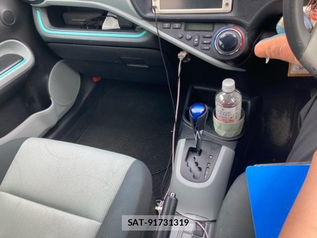 Toyota AQUA 2012-03 7508109-15