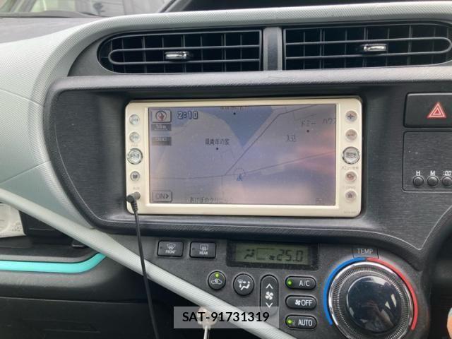 Toyota AQUA 2012-03 7508109-16