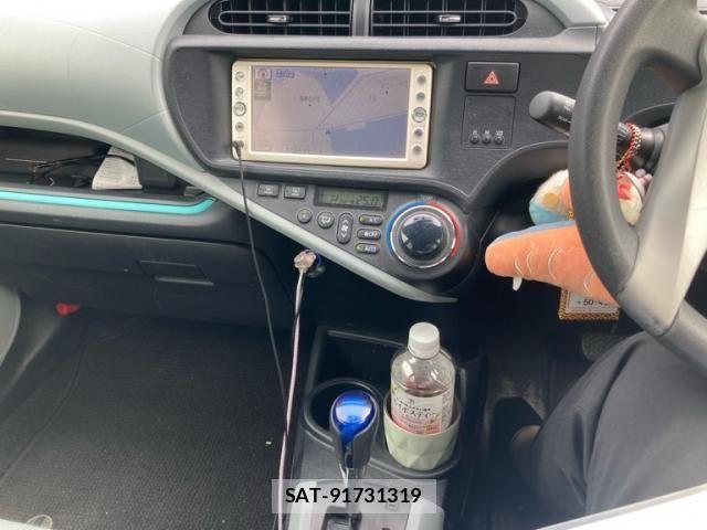 Toyota AQUA 2012-03 7508109-19