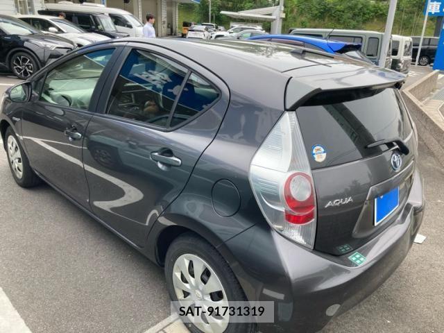 Toyota AQUA 2012-03 7508109-2