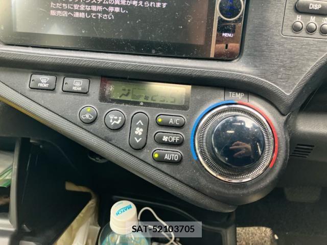 Toyota AQUA 2013-06 7508113-13