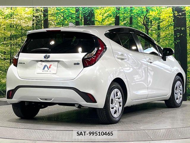 Toyota AQUA 2022-03 7499480-16