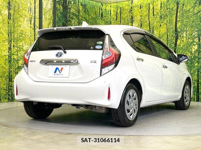 Toyota AQUA 2019-08 7499489-16
