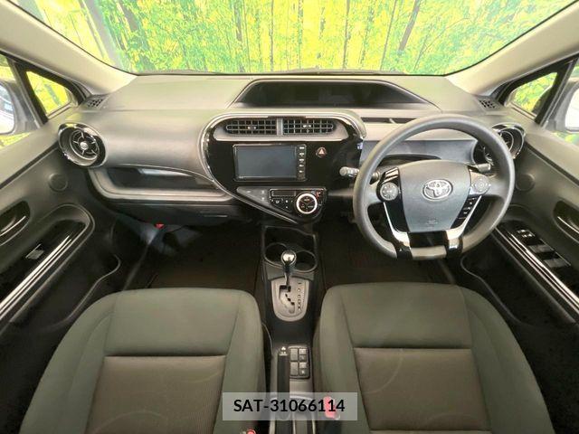 Toyota AQUA 2019-08 7499489-1