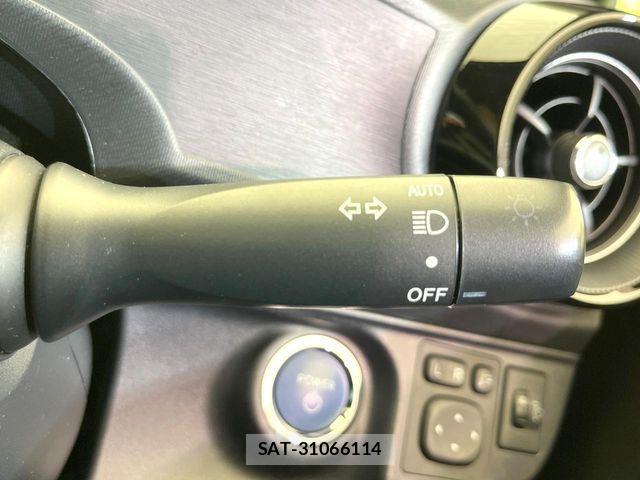 Toyota AQUA 2019-08 7499489-6