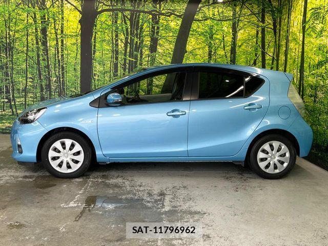 Toyota AQUA 2012-06 7499506-14