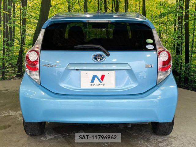 Toyota AQUA 2012-06 7499506-15