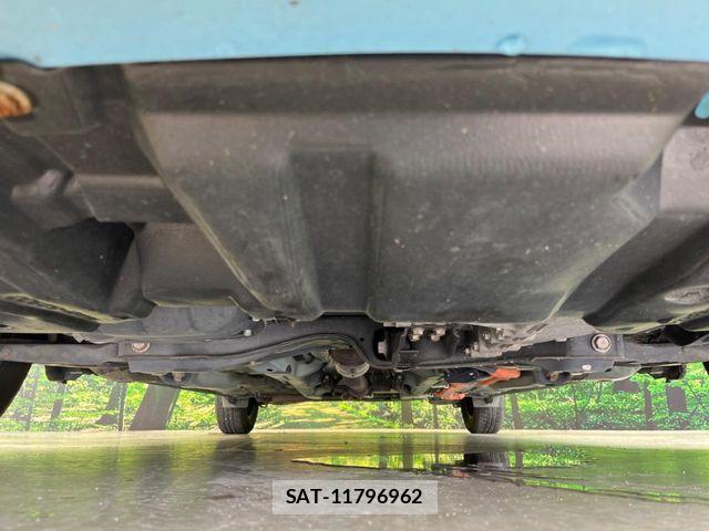 Toyota AQUA 2012-06 7499506-17