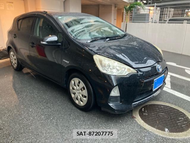 Toyota AQUA 2014-04 7499529-0