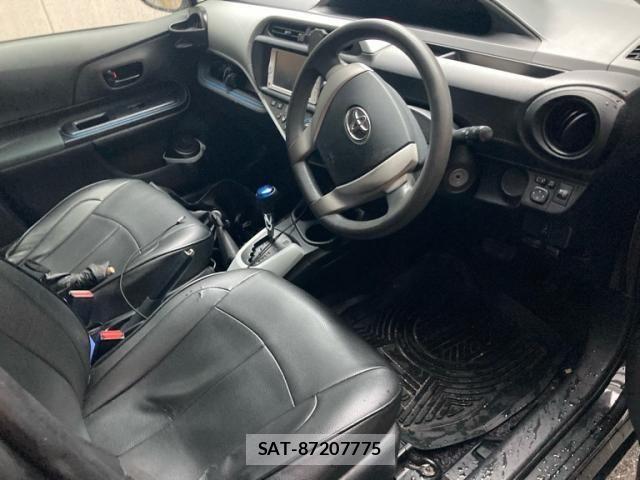 Toyota AQUA 2014-04 7499529-10