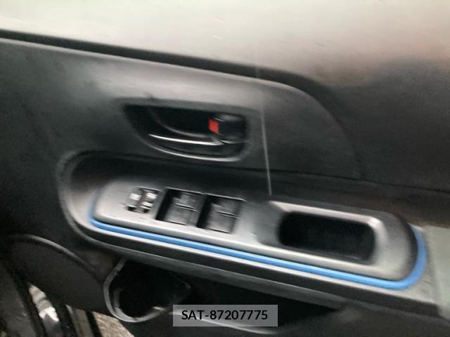 Toyota AQUA 2014-04 7499529-11