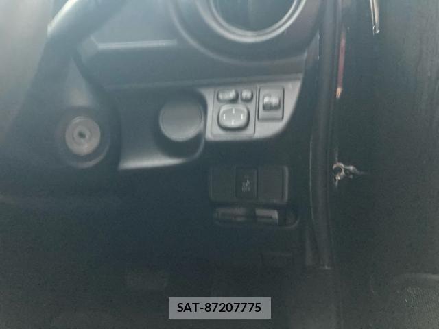 Toyota AQUA 2014-04 7499529-12