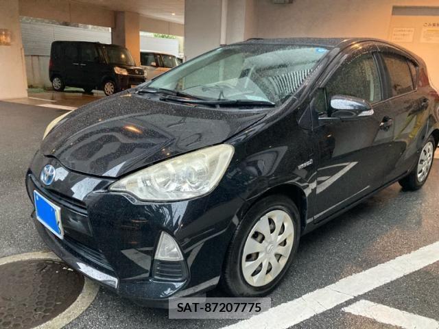 Toyota AQUA 2014-04 7499529-1
