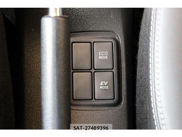 Toyota AQUA 2013-06 7508108-10
