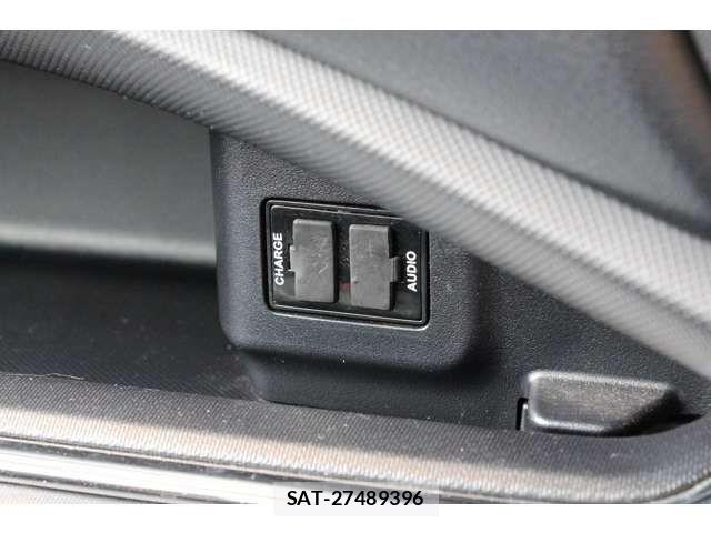 Toyota AQUA 2013-06 7508108-12
