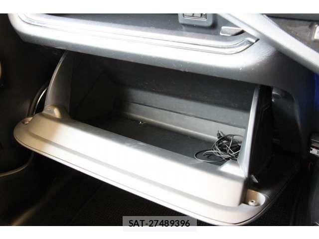 Toyota AQUA 2013-06 7508108-16