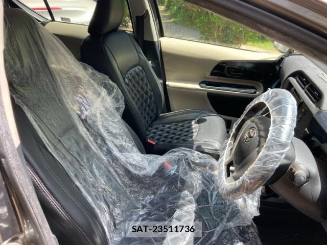 Toyota AQUA 2013-08 7508114-10