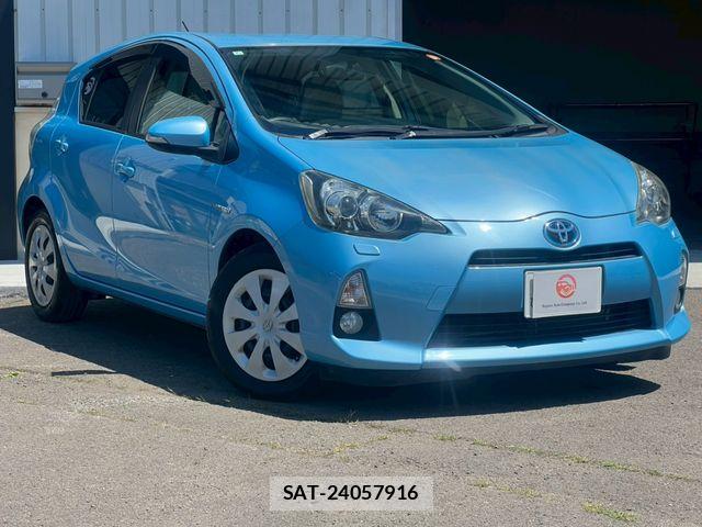 Toyota AQUA 2012-07 7499510-0