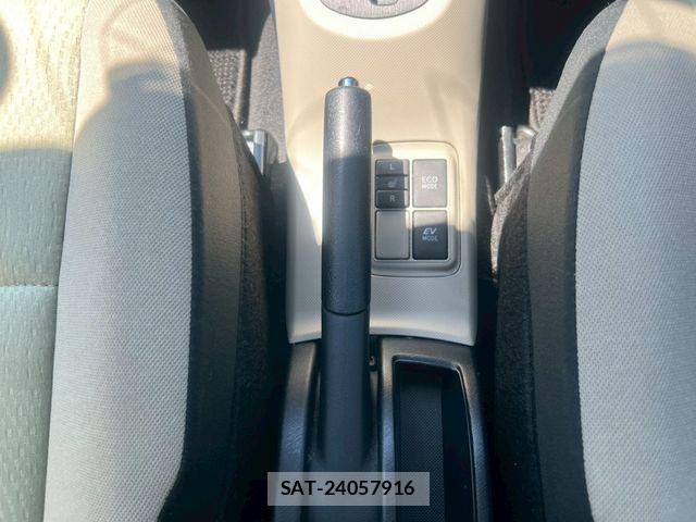 Toyota AQUA 2012-07 7499510-21