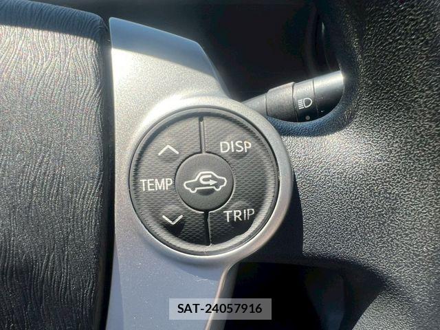 Toyota AQUA 2012-07 7499510-23