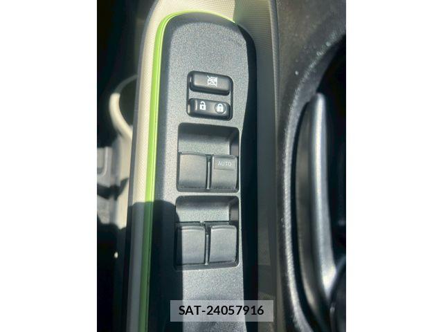 Toyota AQUA 2012-07 7499510-28