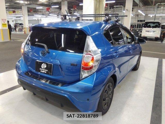 Toyota AQUA 2012-06 7499511-2