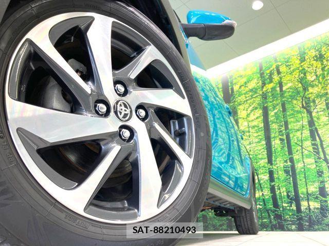 Toyota AQUA 2017-08 7499492-12