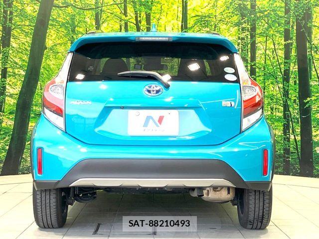 Toyota AQUA 2017-08 7499492-14