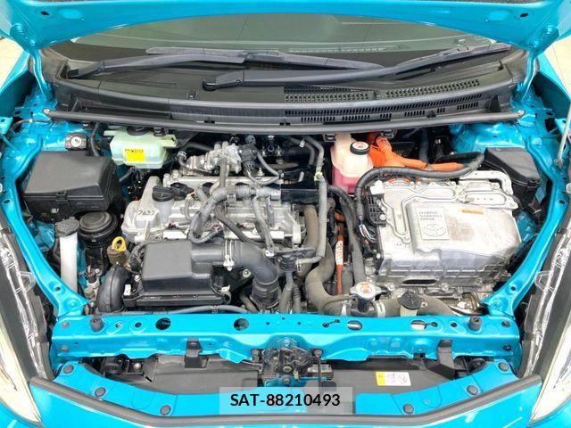 Toyota AQUA 2017-08 7499492-17