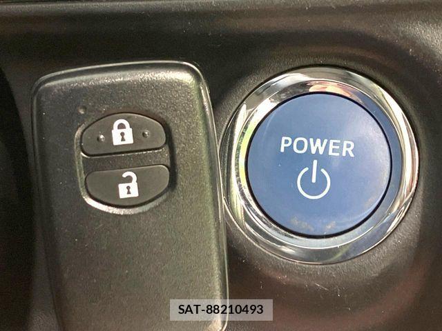 Toyota AQUA 2017-08 7499492-5