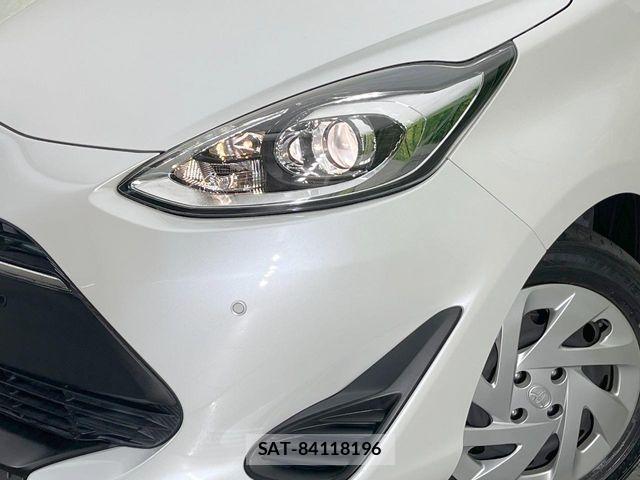 Toyota AQUA 2018-08 7499487-11