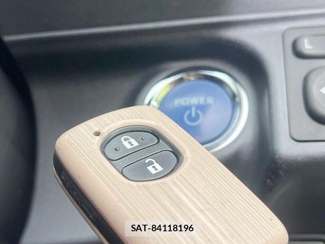 Toyota AQUA 2018-08 7499487-6