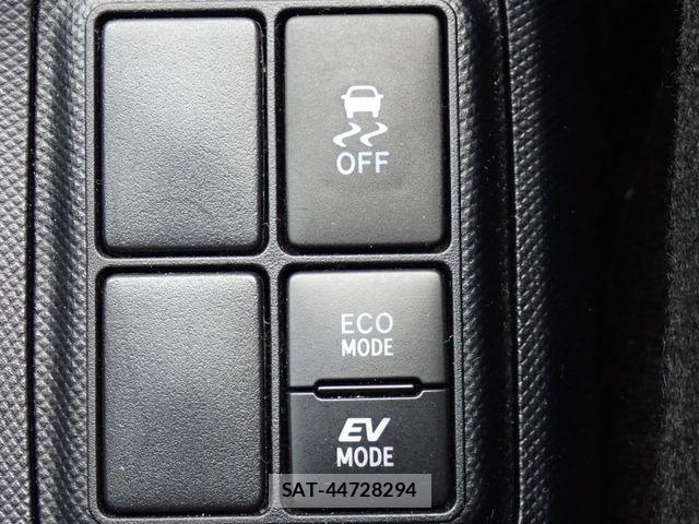 Toyota AQUA 2021-04 7508094-9