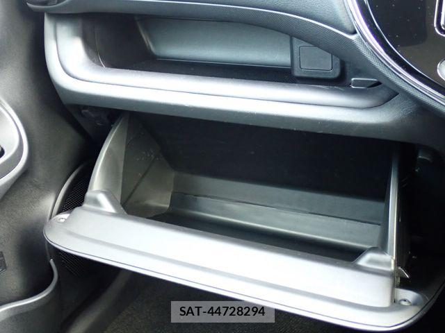 Toyota AQUA 2021-04 7508094-16