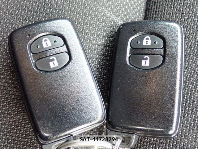 Toyota AQUA 2021-04 7508094-21