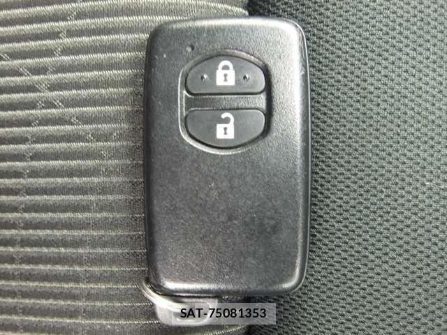 Toyota AQUA 2019-03 7499490-12