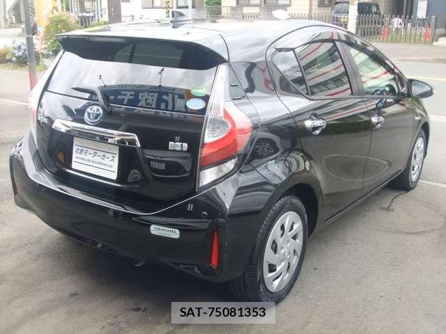 Toyota AQUA 2019-03 7499490-17