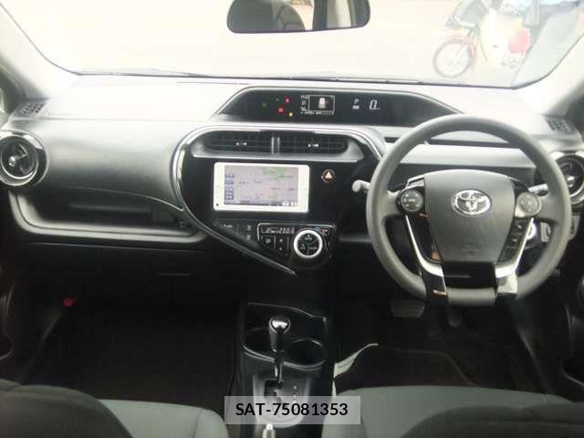 Toyota AQUA 2019-03 7499490-2