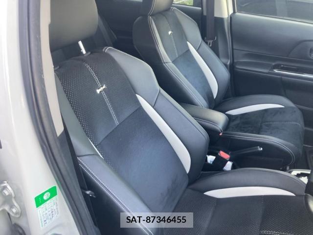 Toyota AQUA 2016-04 7499498-13