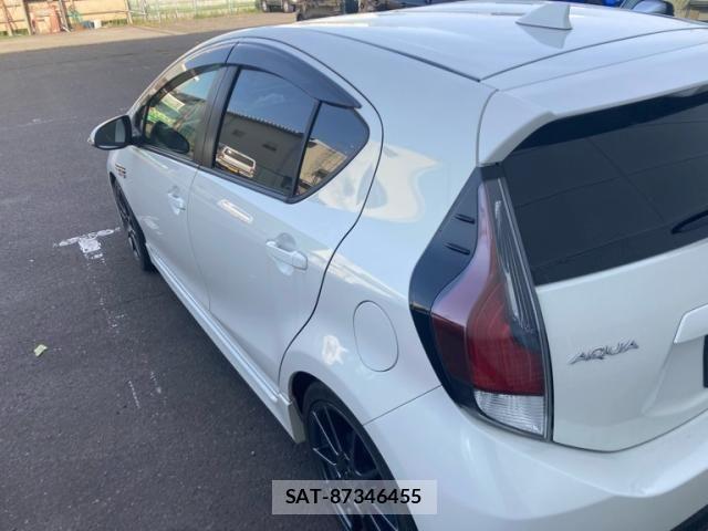Toyota AQUA 2016-04 7499498-5