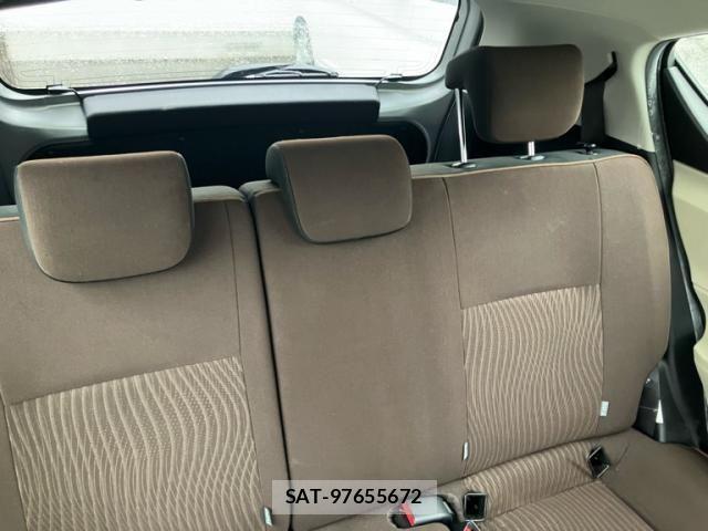 Toyota AQUA 2013-07 7499526-11
